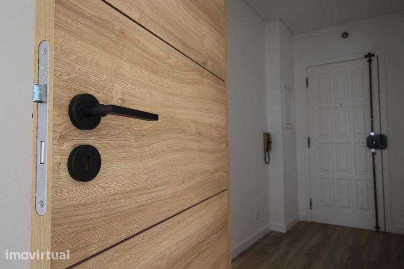 Apartamento T1 à Av.Marquês de Pombal - Grande imagem: 5/12