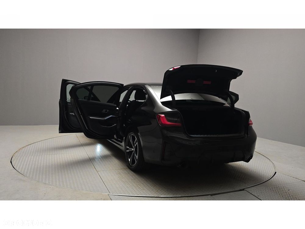 BMW Seria 3 320d xDrive mHEV M Sport - 9