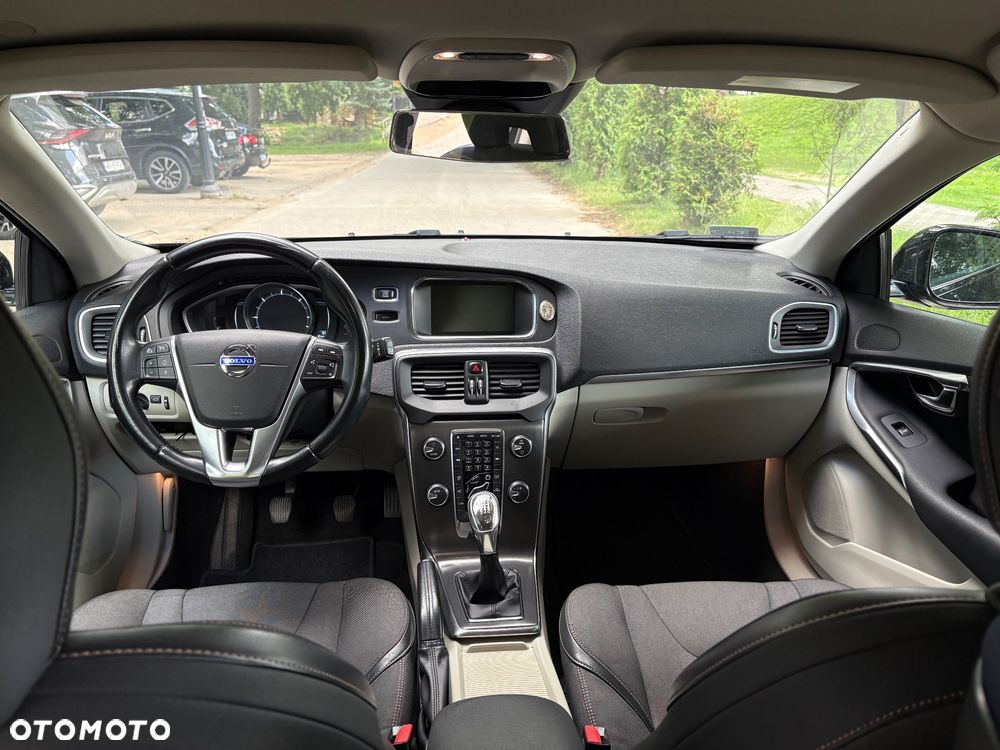 Volvo V40 D2 - 16