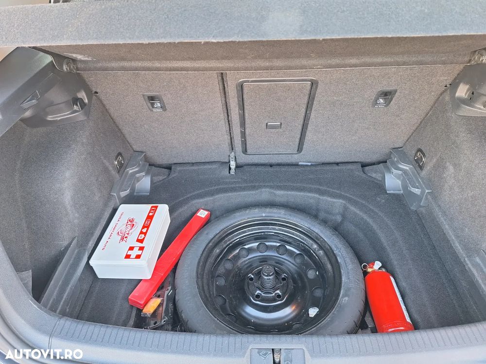 Volkswagen Golf 1.6 TDI DPF Trendline - 11