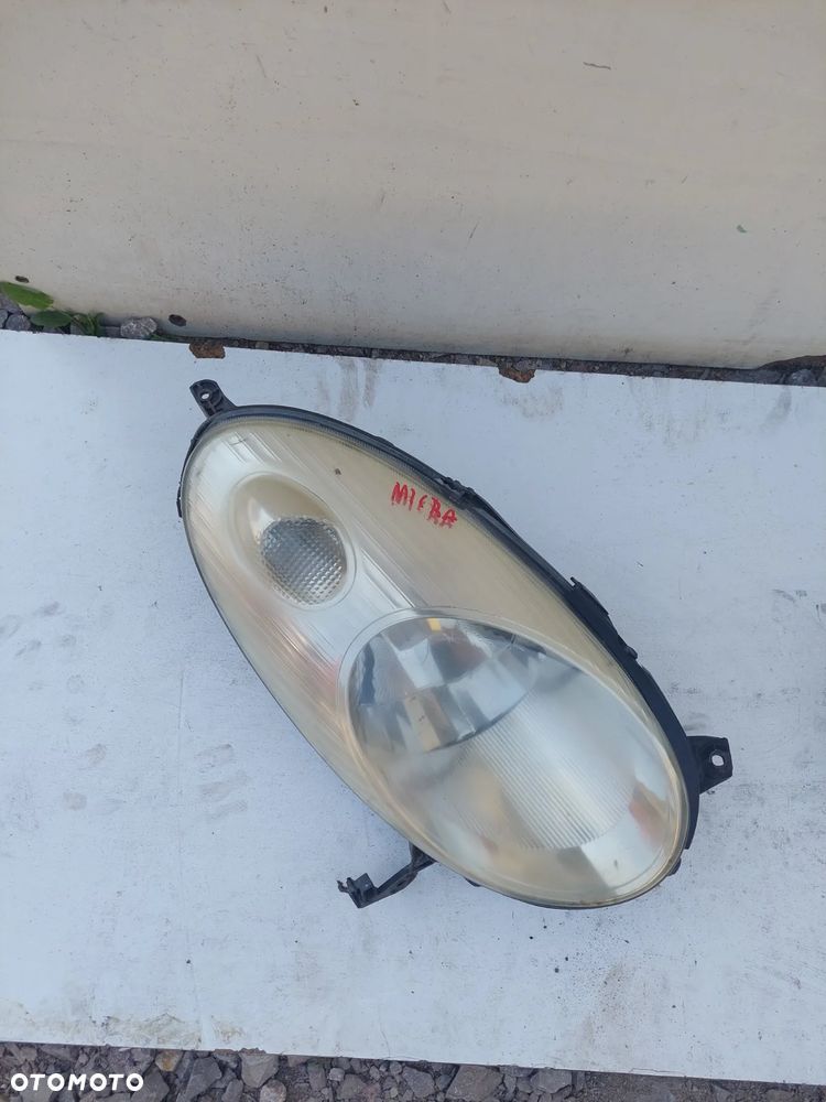 LAMPA PRZEDNIA PRAWA MICRA K12 EU