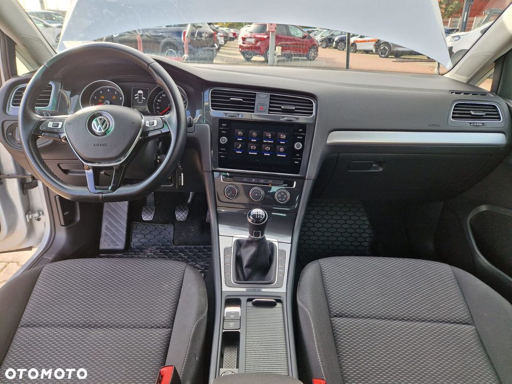 Volkswagen Golf 1.5 TSI BMT Trendline - 17