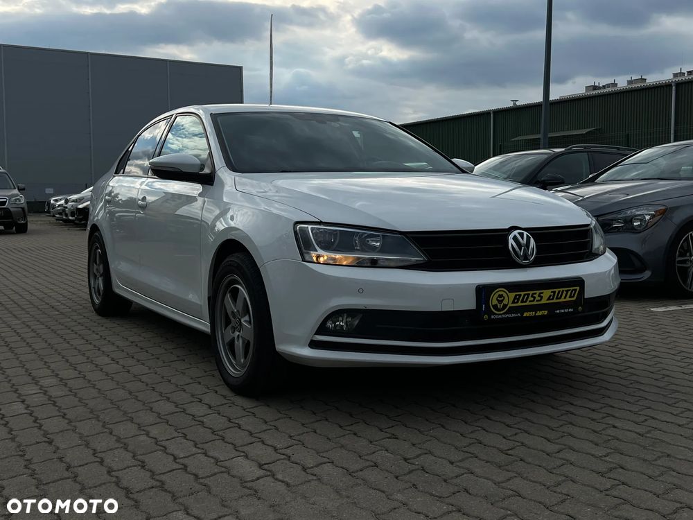 Volkswagen Jetta - 3