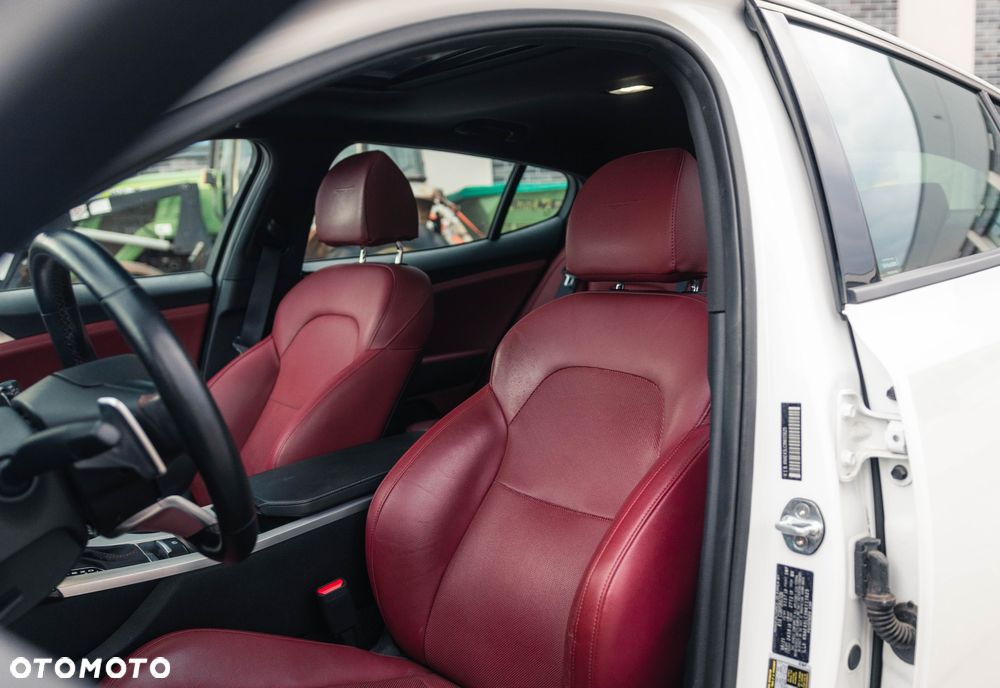 Kia Stinger 3.3 T-GDI V6 GT AWD - 18