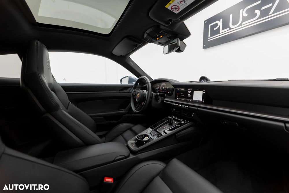 Porsche 911 Carrera PDK - 24