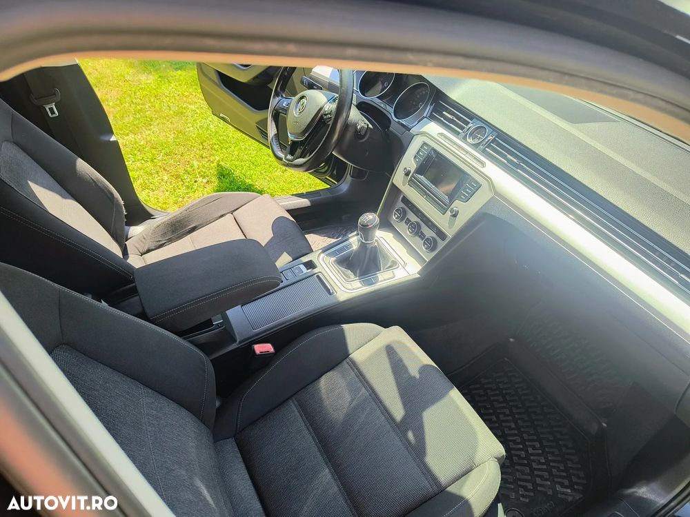 Volkswagen Passat 1.6 TDI Comfortline - 5