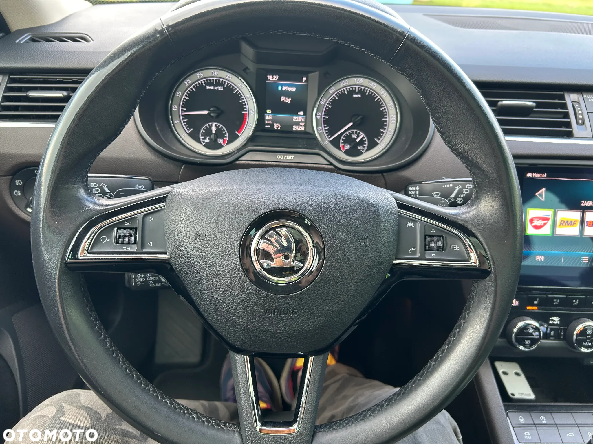 Skoda Octavia Combi 2.0 TDI 4x4 DSG L&K - 23