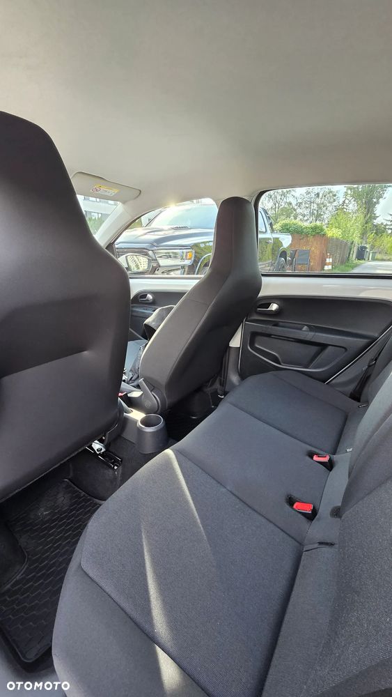 Volkswagen up! 1.0 move - 8