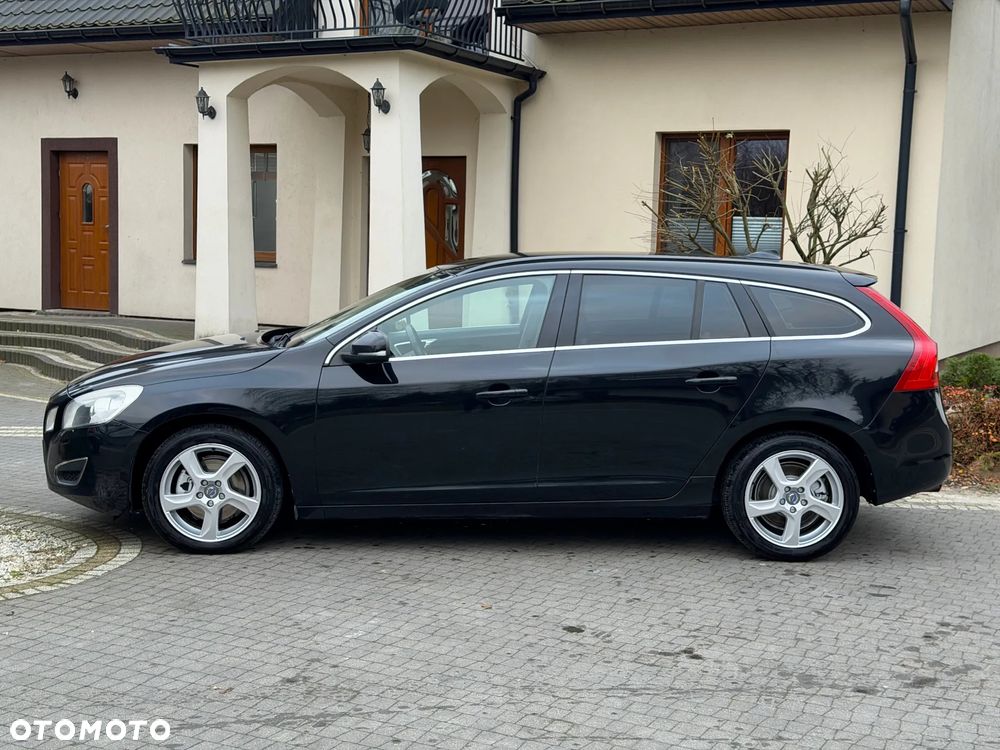 Volvo V60 T3 Momentum - 3