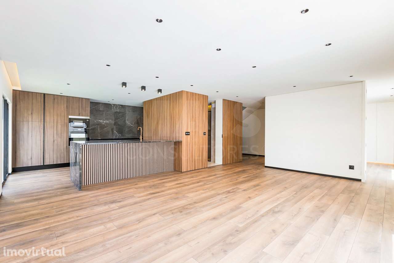 Moradia Isolada tipologia V4 em São Domingos de Rana - Cascais - Grande imagem: 4/20