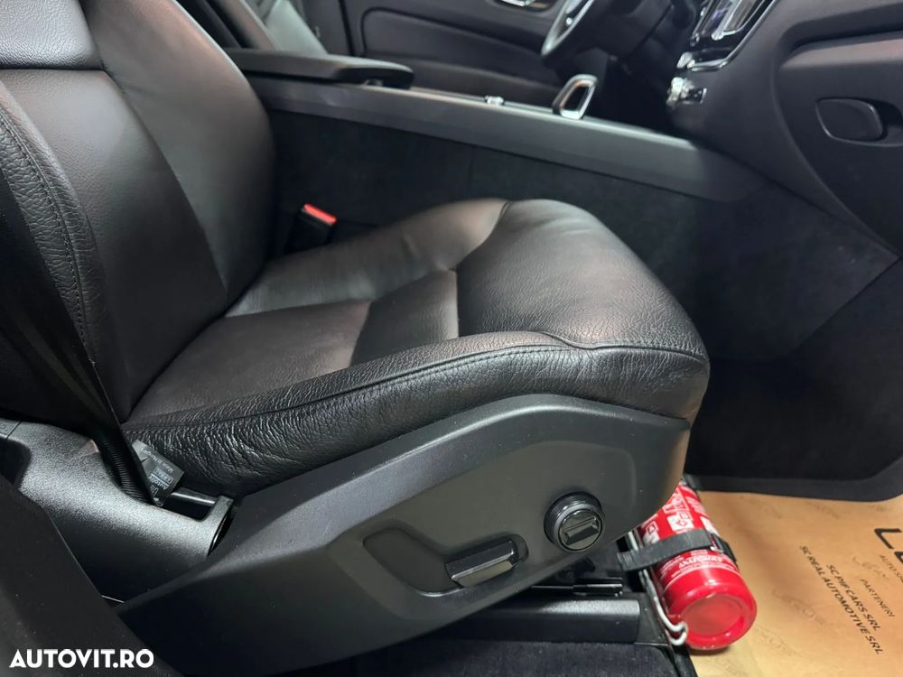 Volvo XC 60 T6 AWD Recharge Geartronic Inscription Expression - 19