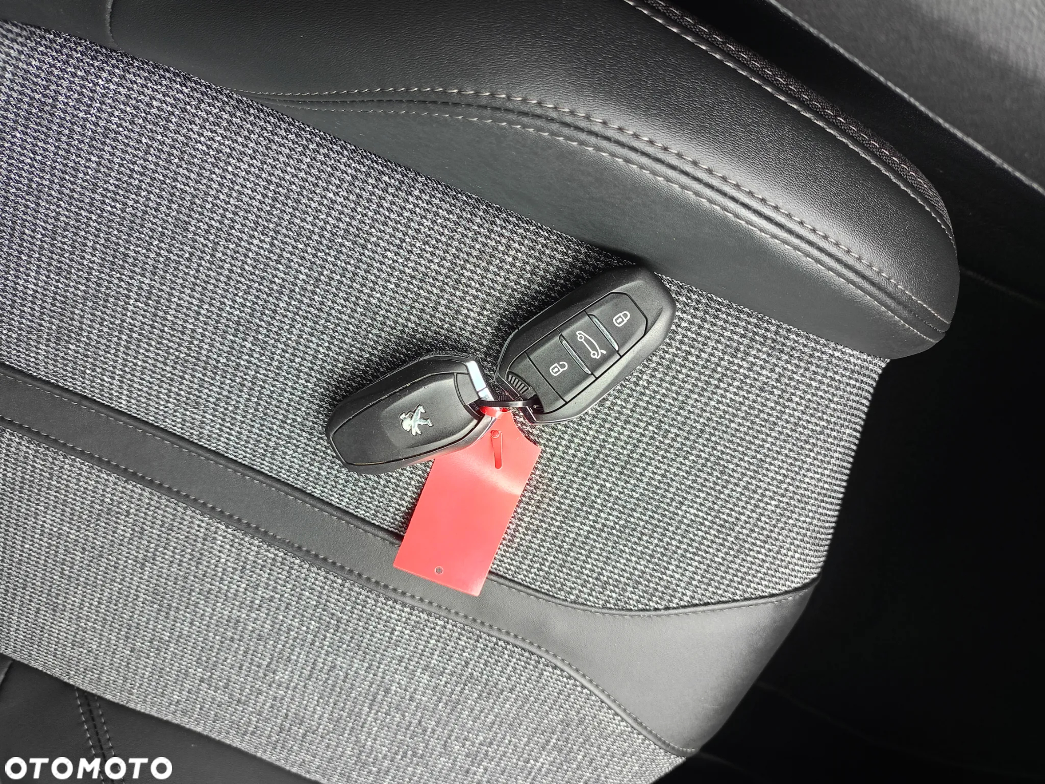 Peugeot 3008 BlueHDi 130 Stop & Start EAT8 Allure - 16