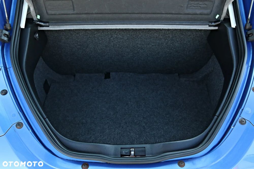 Volkswagen New Beetle - 29
