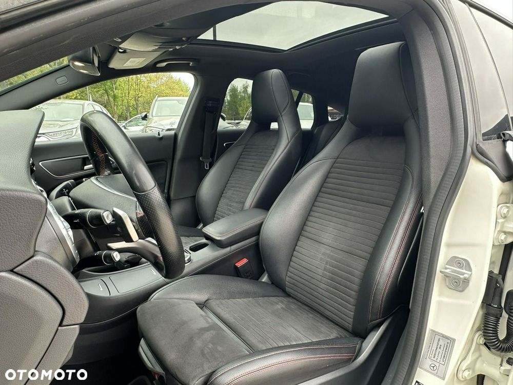 Mercedes-Benz CLA 250 4Matic 7G-DCT AMG Line - 14