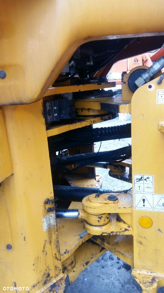 Hyundai HL77077A - 7