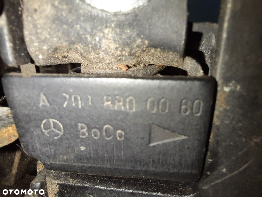 MERCEDES W203 00-04 KOMBI ZAMEK MASKI KLAPY SILNIKA A2038800060 359U - 5