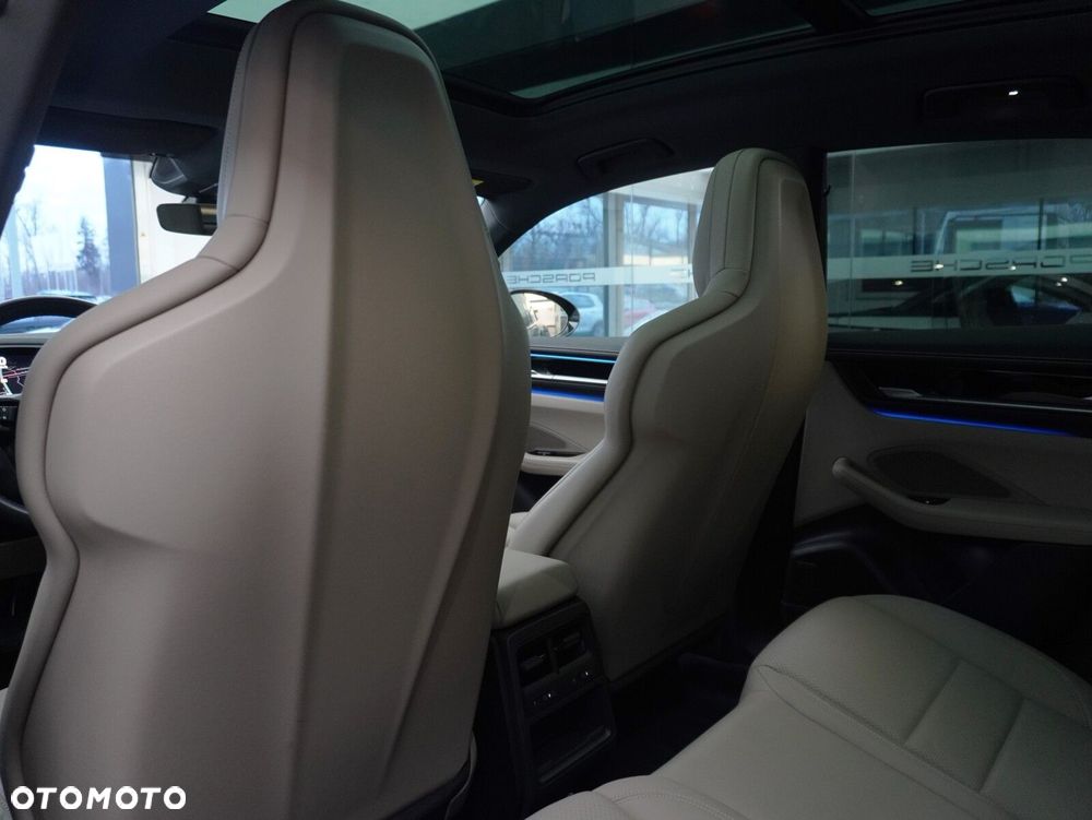 Porsche Macan - 33