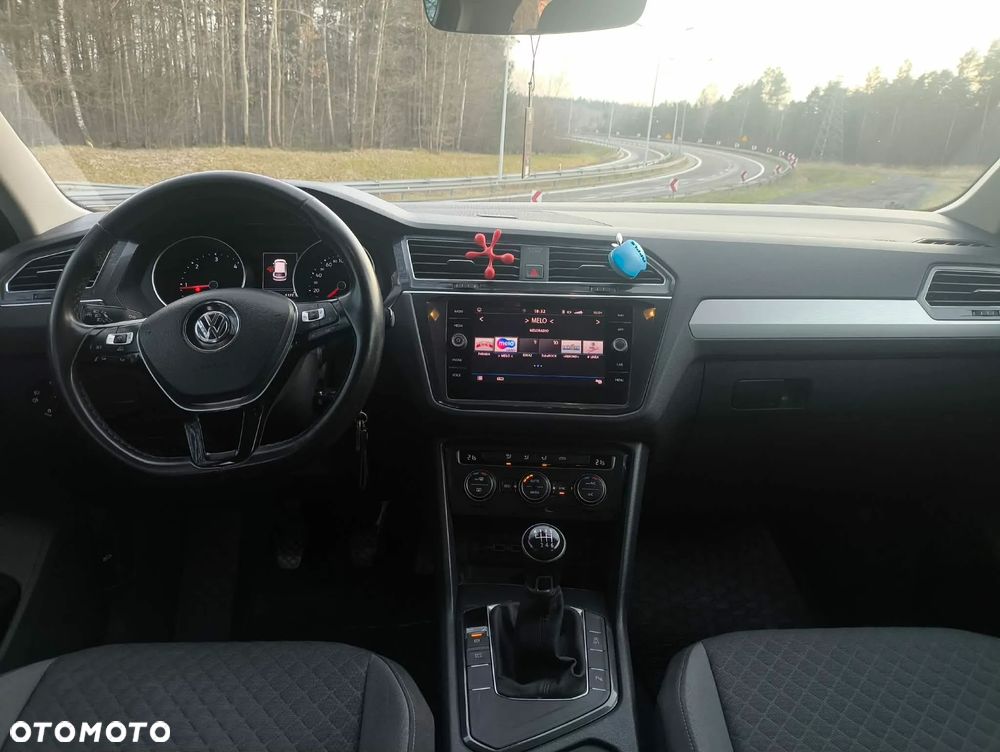 Volkswagen Tiguan - 9