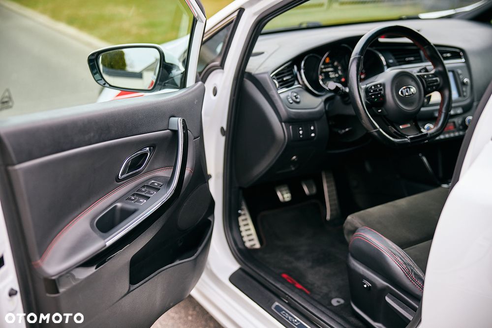 Kia Ceed 1.6 T-GDI GT-Track - 33