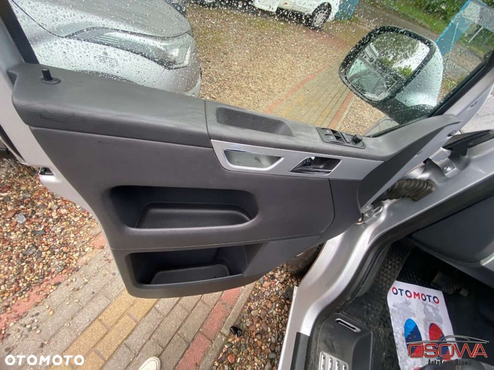 Volkswagen Multivan - 39