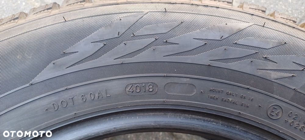 NOKIAN 215/60R16 , pojedyńcza opona zimowa. - 4