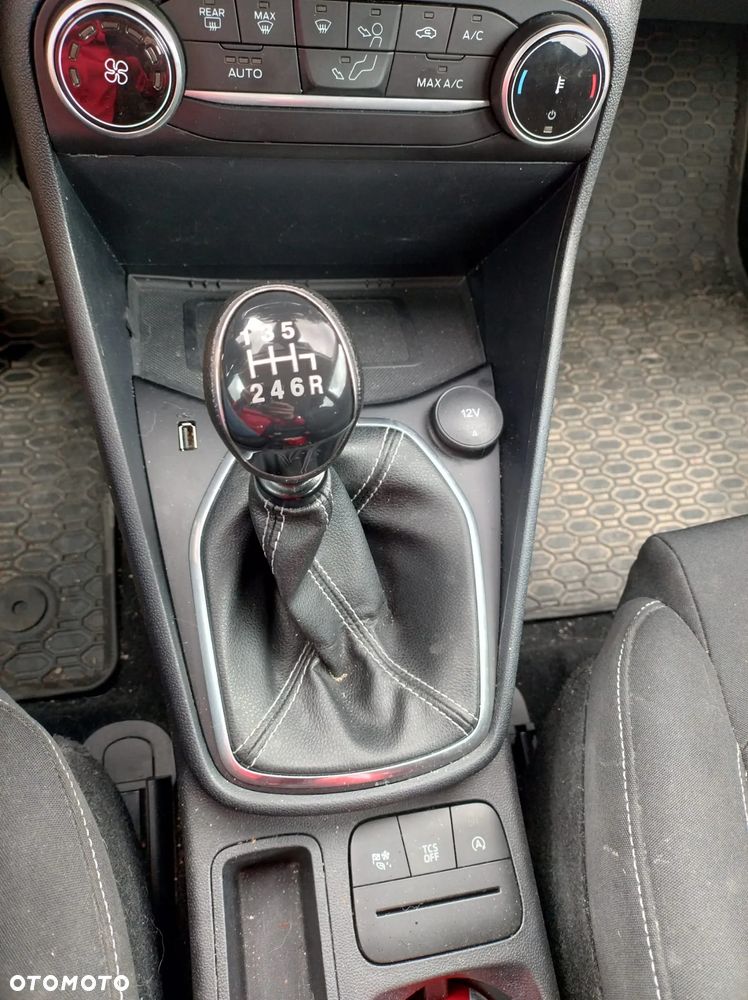 Ford Fiesta 1.0 EcoBoost Hybrid S&S TITANIUM - 22