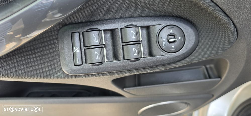 Ford C-Max 1.6 TDCi Titanium - 23