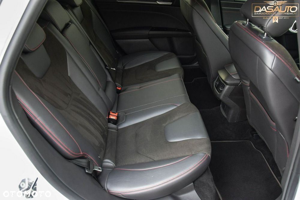 Ford Mondeo - 32