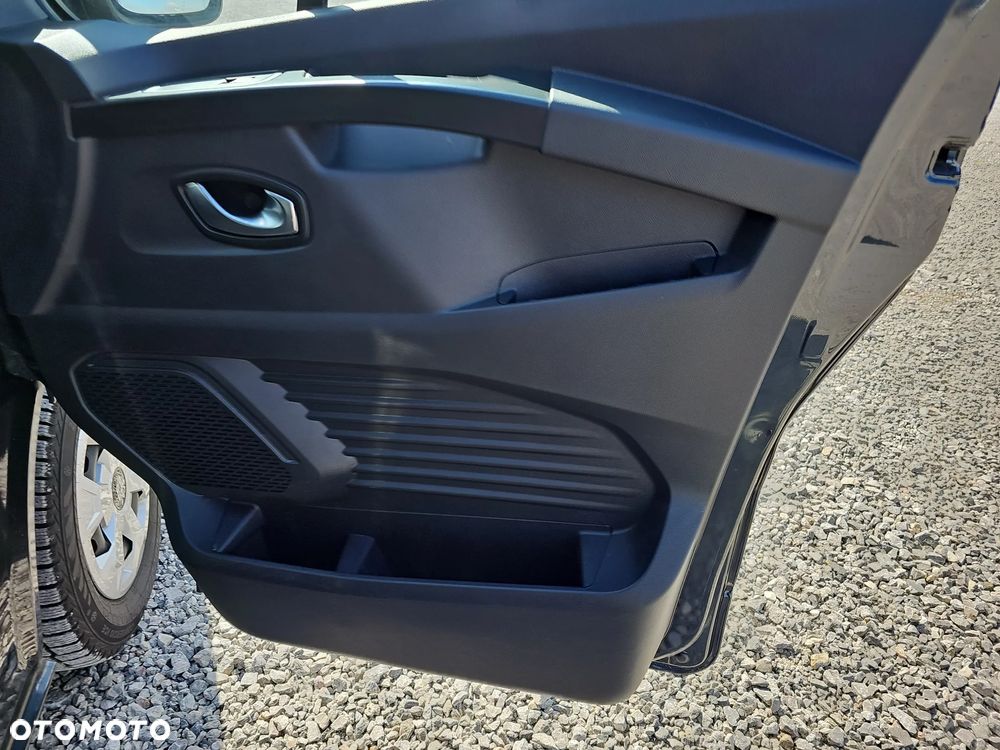 Renault Trafic - 21