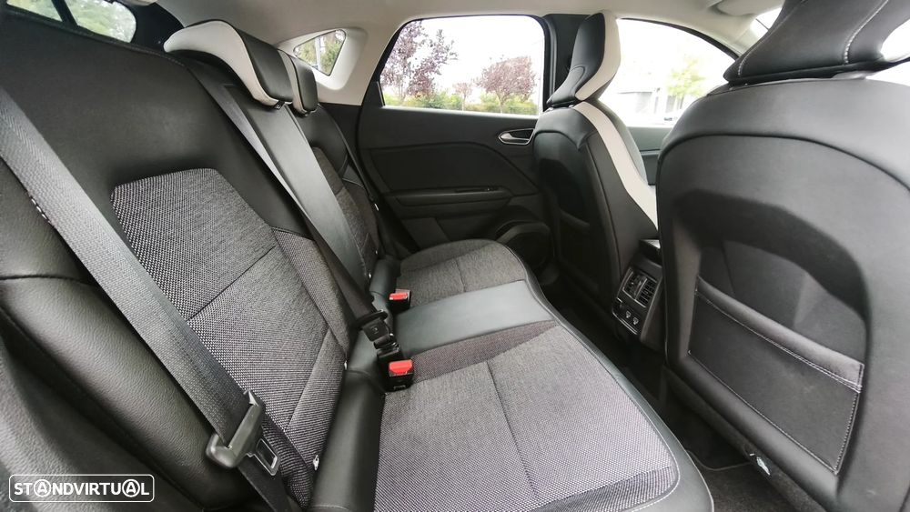 Renault Captur 1.3 TCe Exclusive EDC - 38