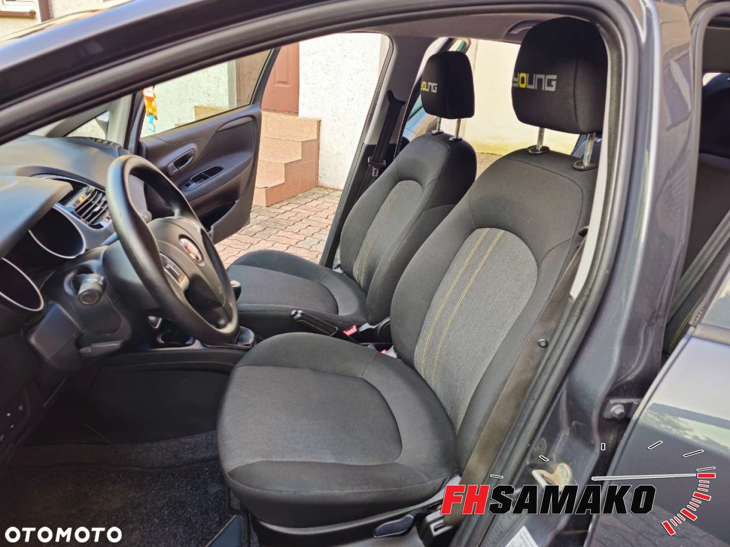 Fiat Punto 1.2 Young - 31