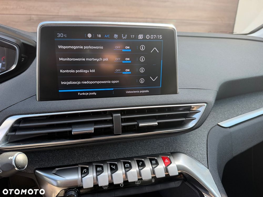Peugeot 3008 - 21