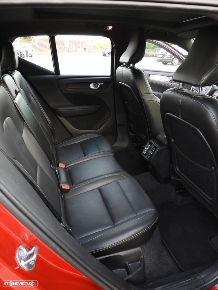 Volvo XC 40 2.0 D4 Momentum Plus AWD - 16