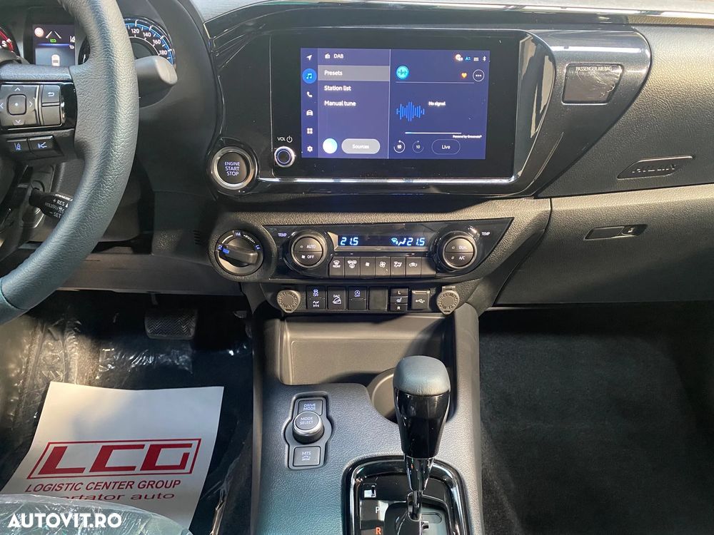 Toyota Hilux 2.8D 204CP 4x4 Double Cab AT MHEV Invincible - 15