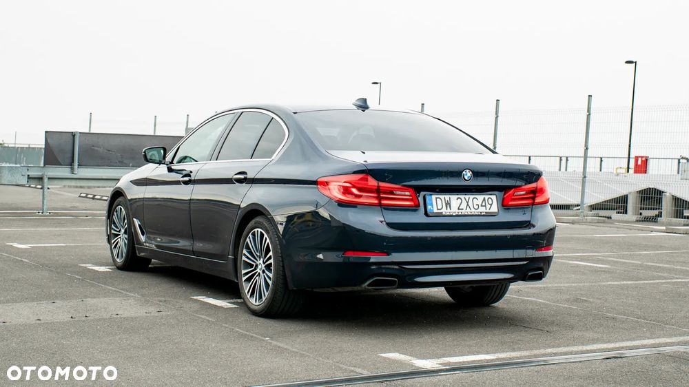 BMW Seria 5 540i xDrive Sport Line sport - 4