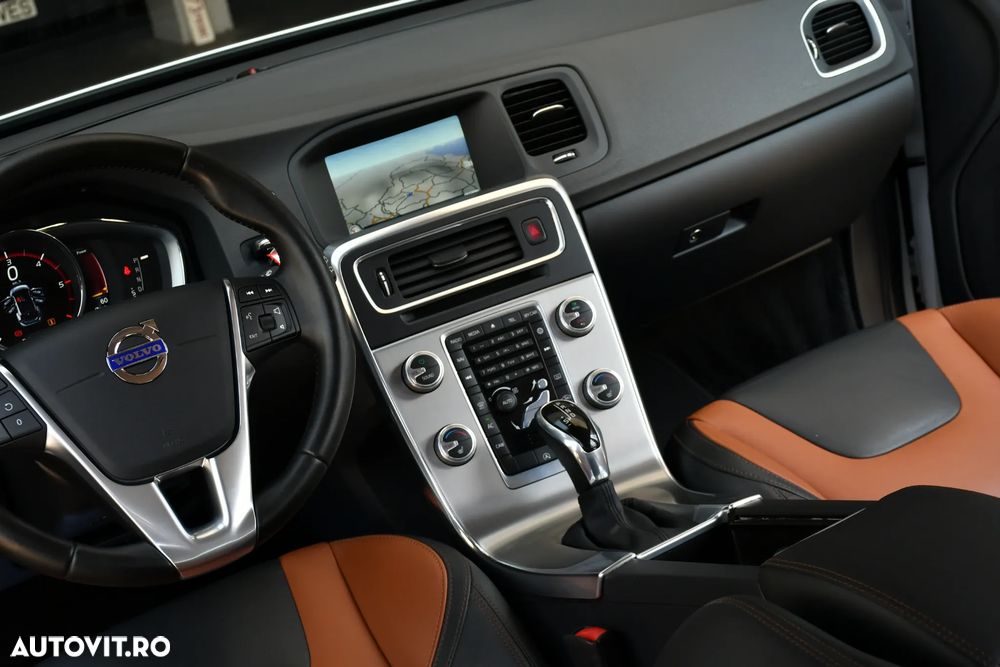 Volvo V60 D4 Geartronic Summum - 23