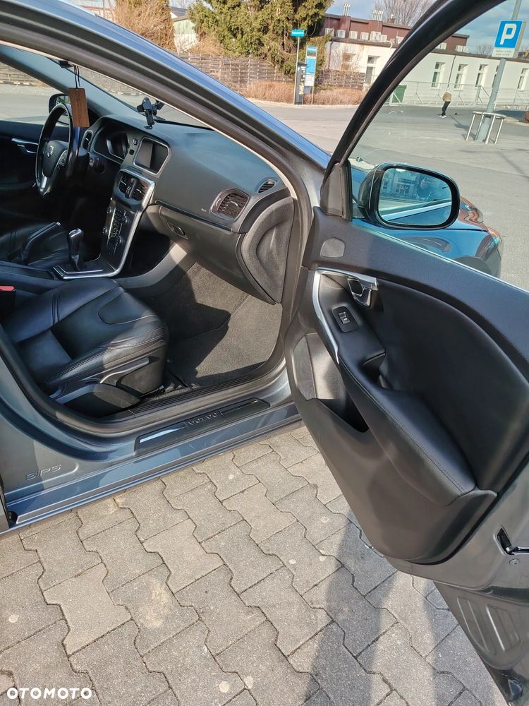 Volvo V40 D4 Summum - 11