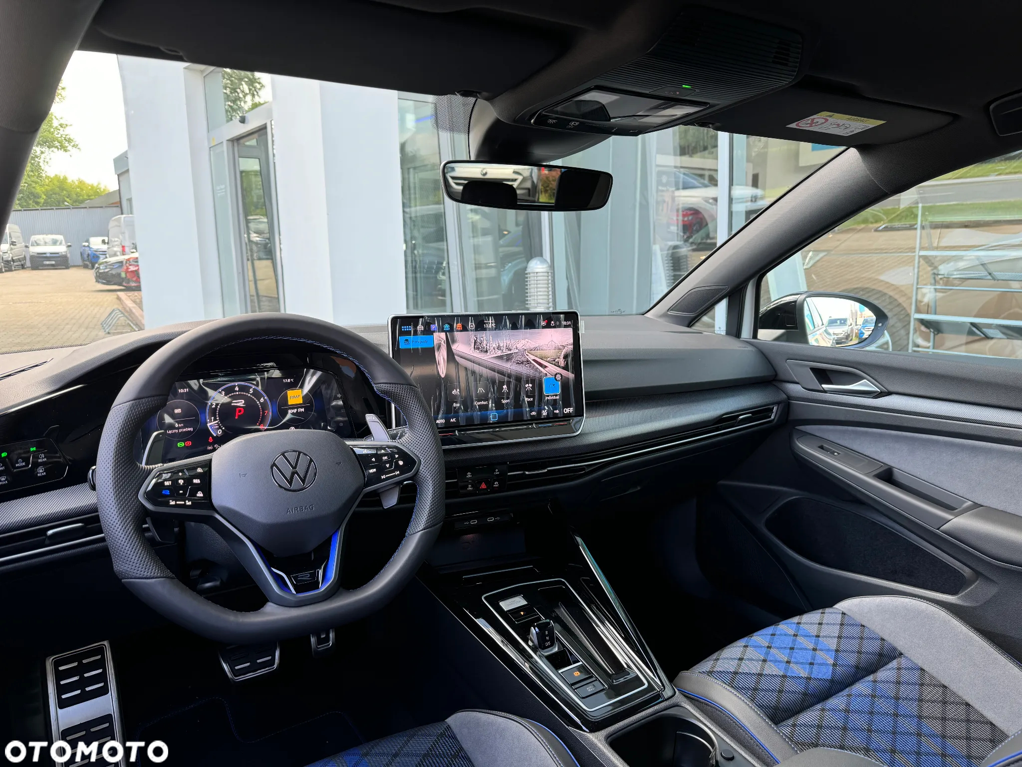 Volkswagen Golf VIII 2.0 TSI 4Motion R DSG - 17