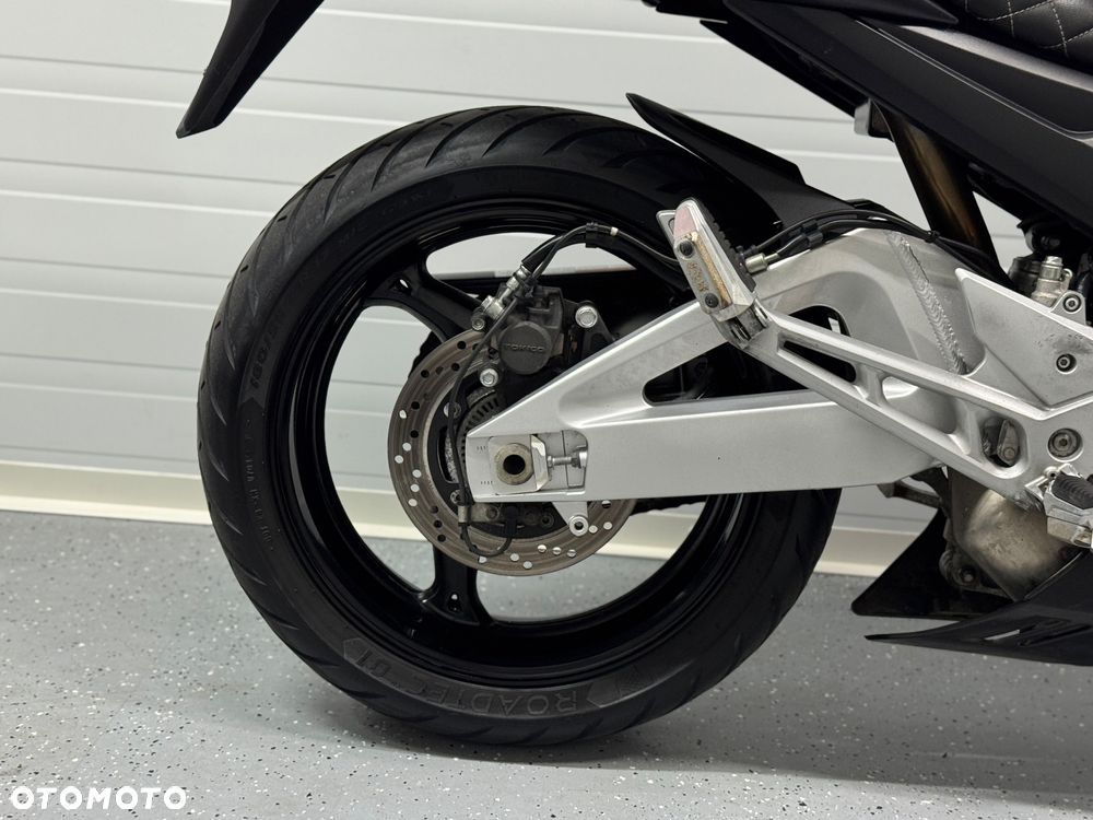 Suzuki GSR - 5