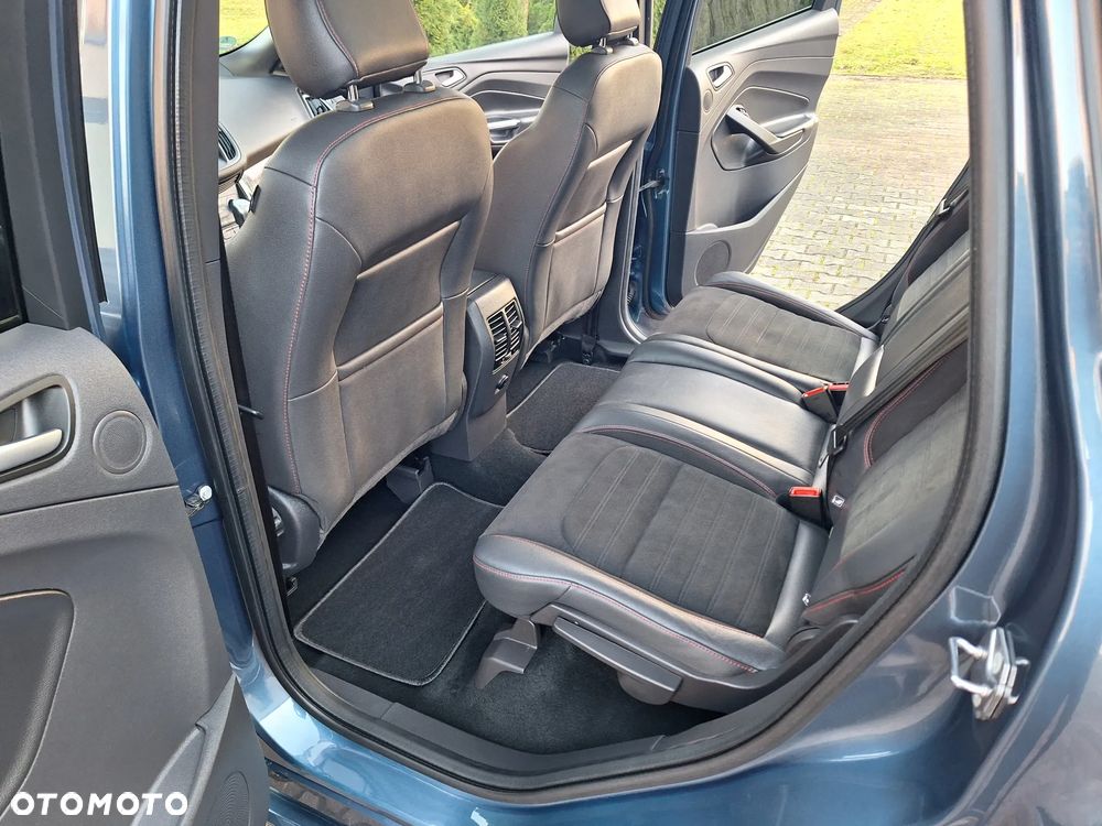 Ford Kuga 1.5 EcoBoost 2x4 ST-Line - 13