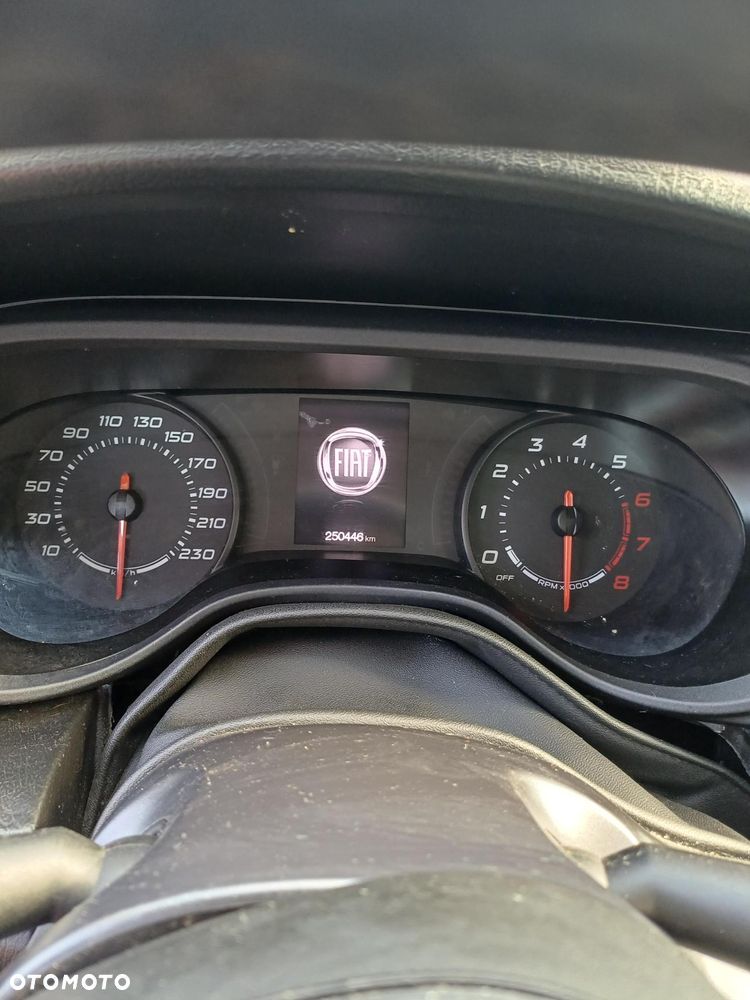 Fiat Tipo 1.4 T-Jet 16v Street - 10
