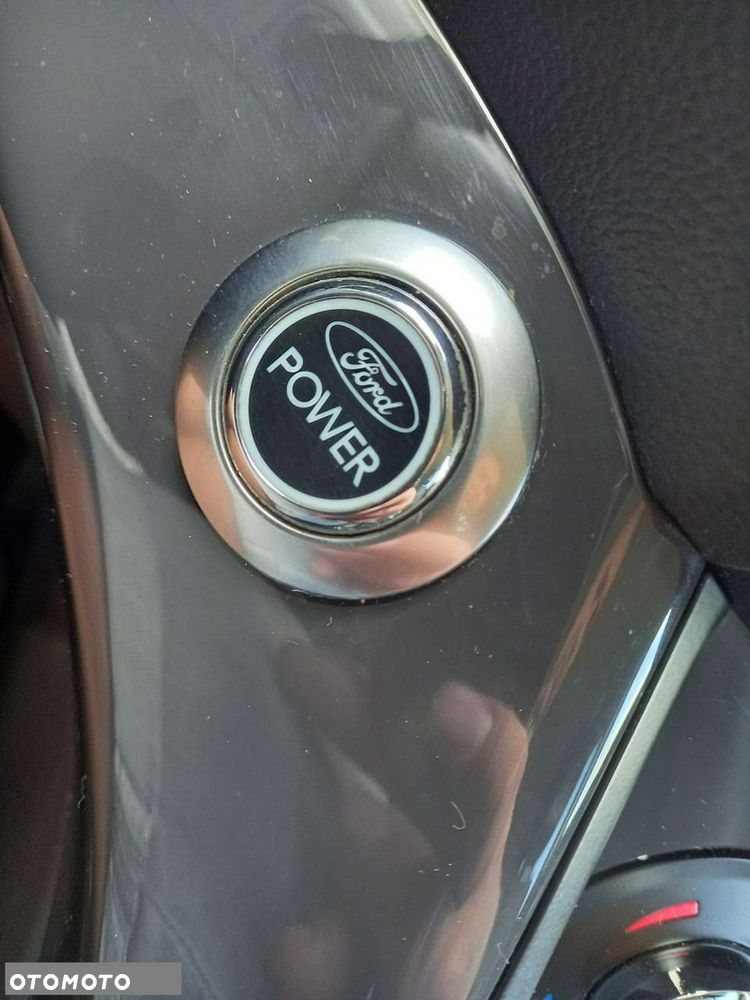 Ford Kuga 1.6 EcoBoost 2x4 Titanium - 30