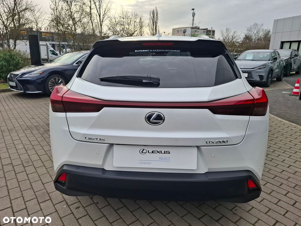 Lexus UX - 4