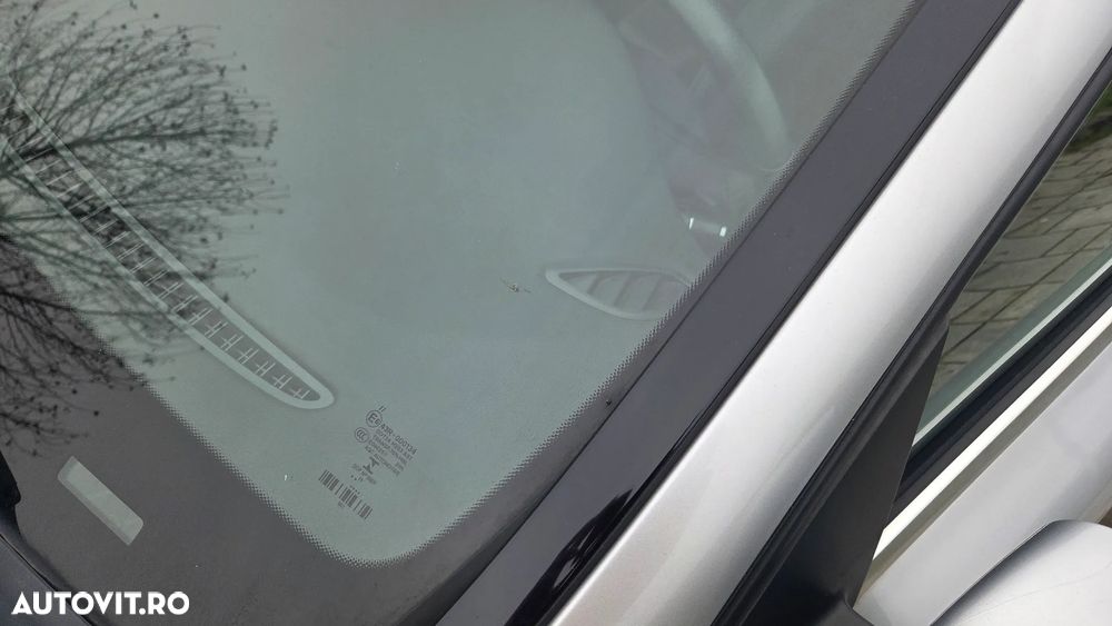 Mercedes-Benz GLA 180 7G-DCT - 11