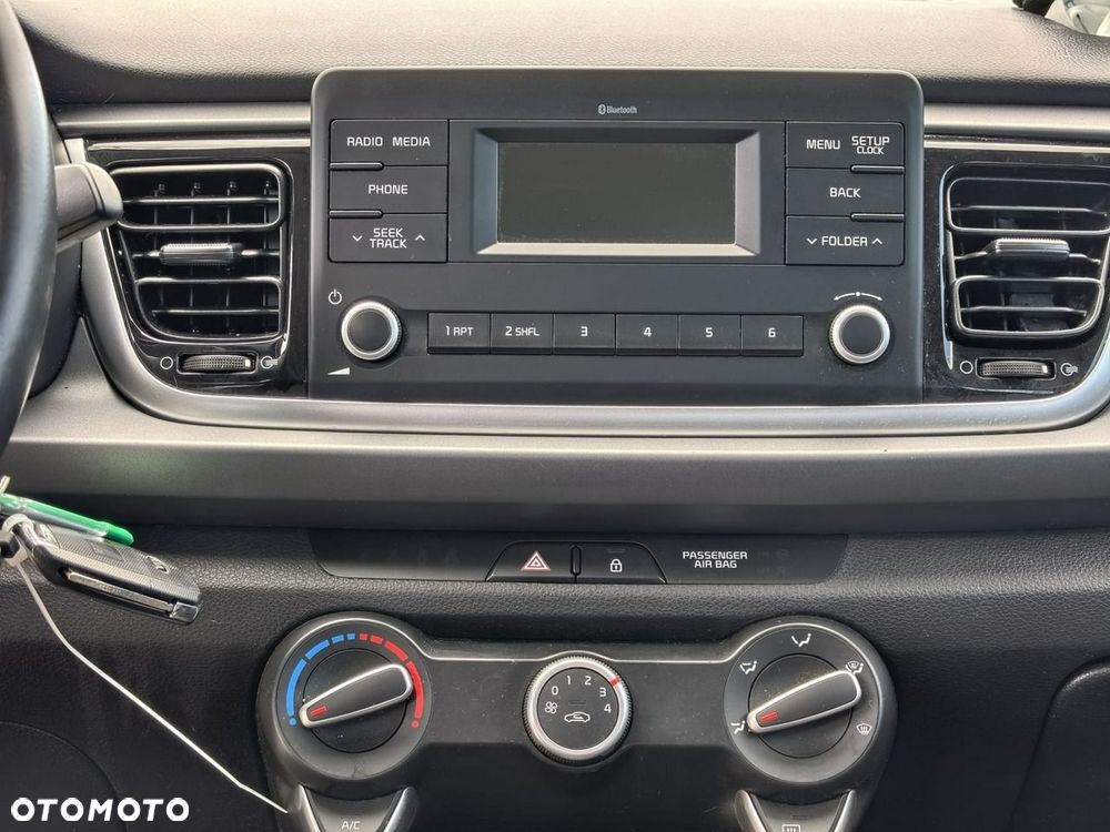 Kia Rio - 14