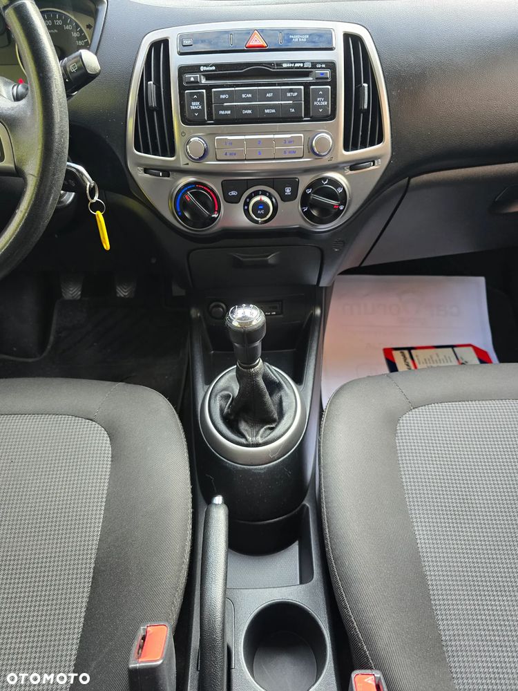 Hyundai i20 - 23