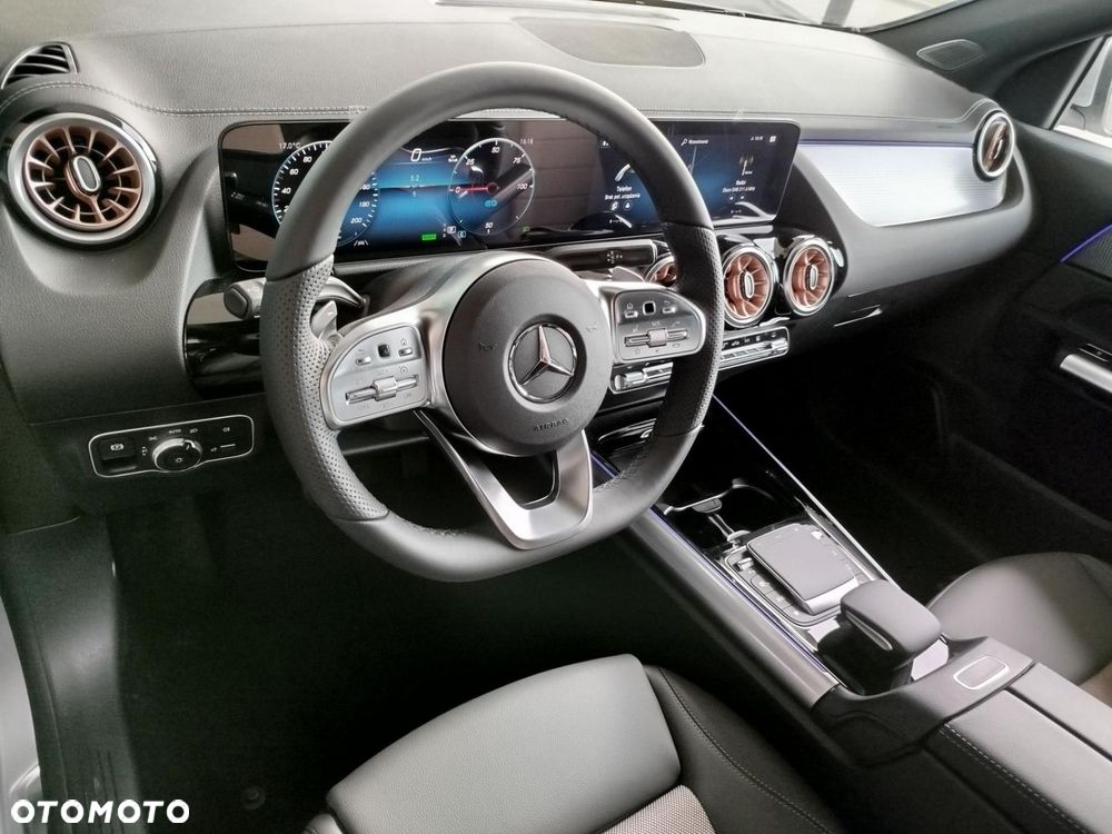 Mercedes-Benz EQA - 7