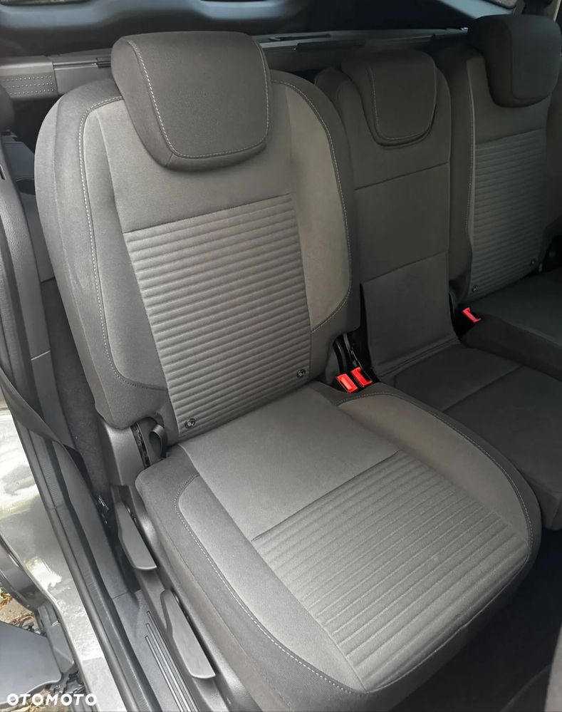 Ford Grand C-MAX - 21