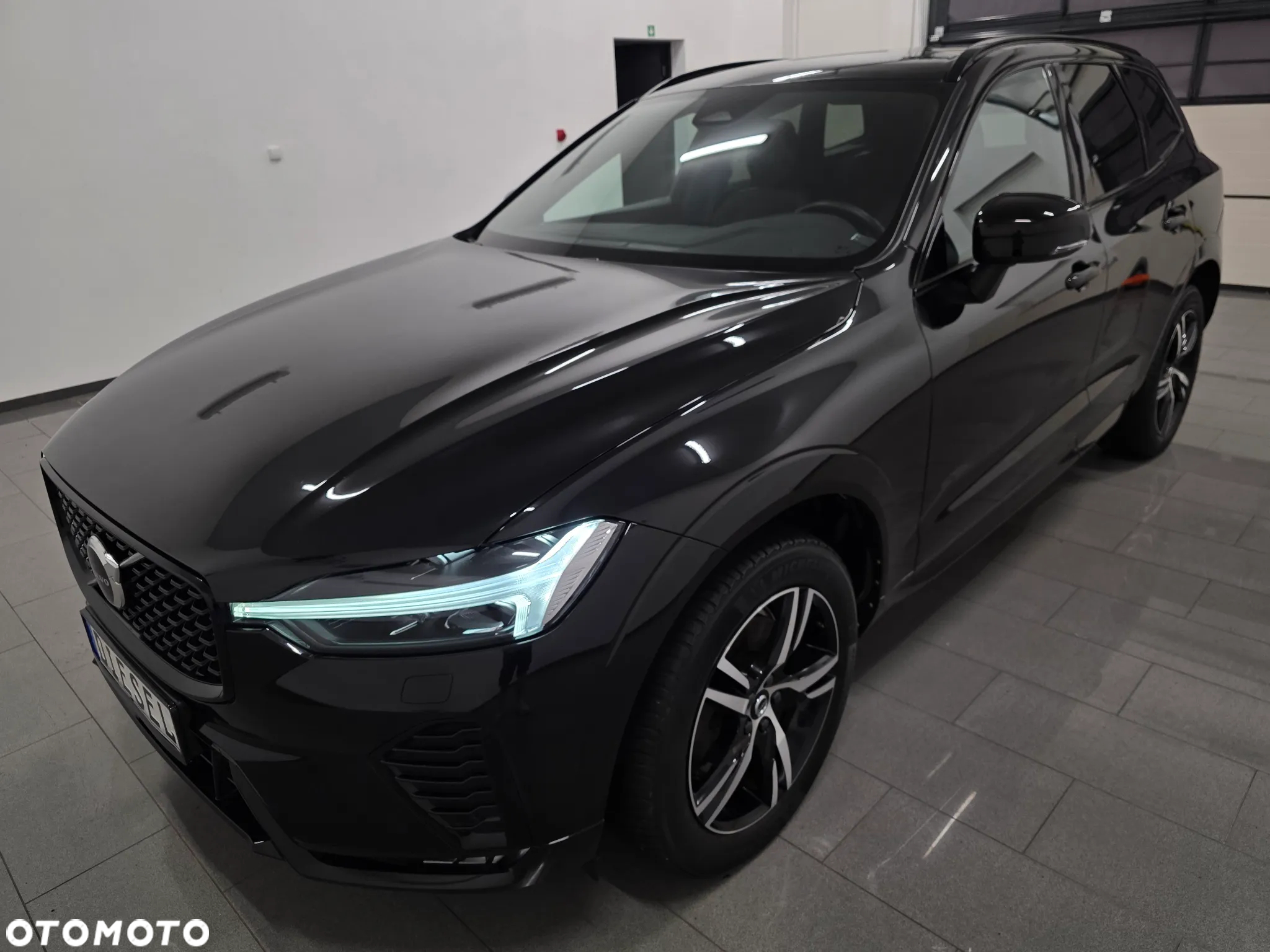 Volvo XC 60 B4 D AWD Plus Dark - 33
