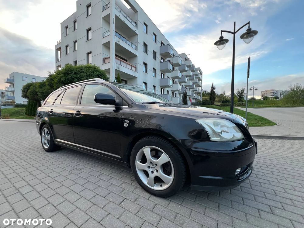 Toyota Avensis 2.0 D-4D High - 2